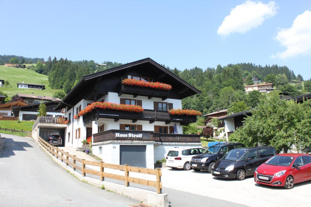 Haus Straif Apartamento Brixen im Thale Exterior foto